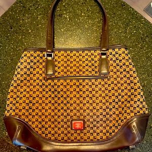 Liz Claiborne shoulder bag.